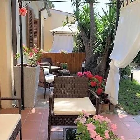 Bed & Breakfast Brezza Di Mare 3*